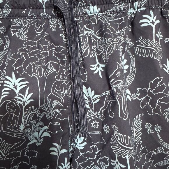 Patagonia blue printed short size large 2” inseam - Picture 4 of 7